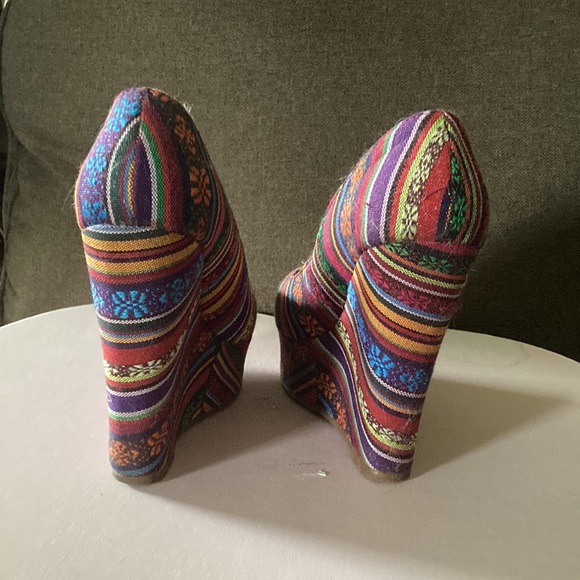 Shoes - Picture 3 of 3